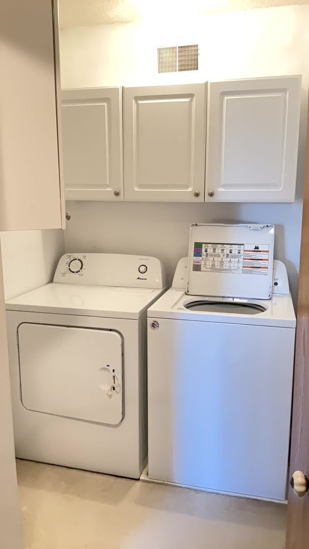 Building Photo - 2 Bed Apple Valley Townhome available 4/1/26!