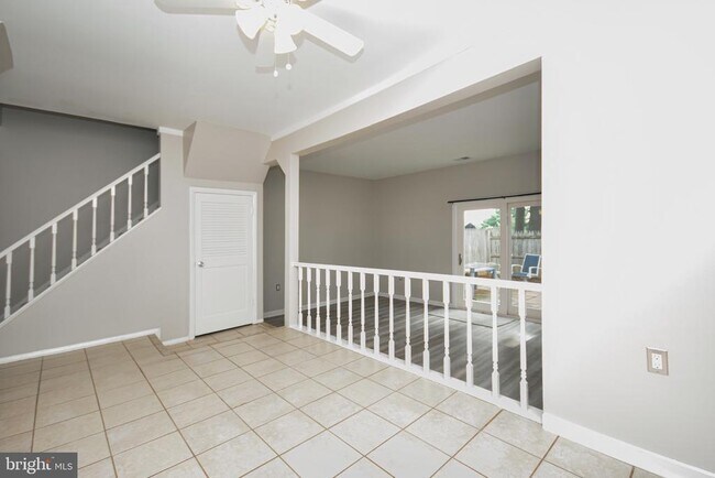 Building Photo - 8853 Teakwood Ct