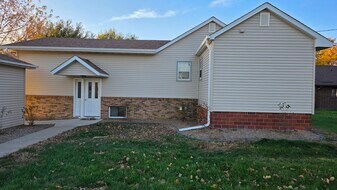 Building Photo - 616 East St S