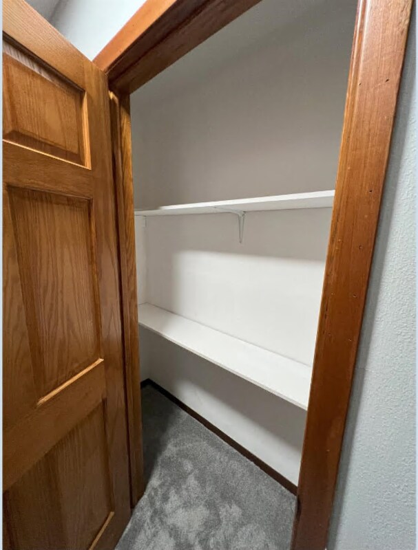 Building Photo - 2 S Wickham Ct