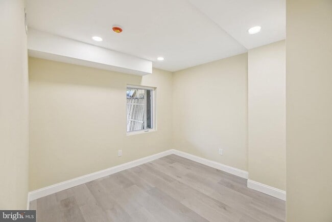 Building Photo - 729 Madison St NW