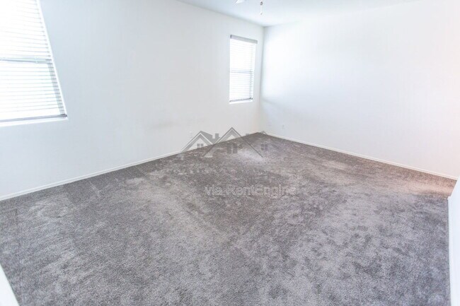 Building Photo - 15427 W Windward Ave