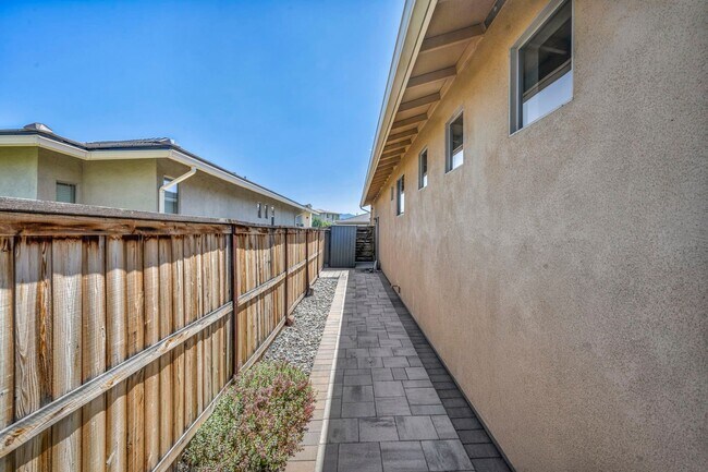 Building Photo - 2722 Mylonite Dr
