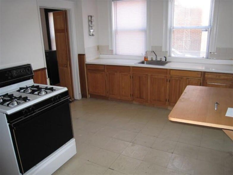 Building Photo - 428 Broadway