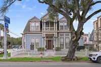 Building Photo - 1403 Broadway Avenue J