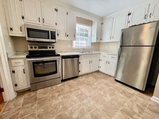 Building Photo - 818 S Park Dr