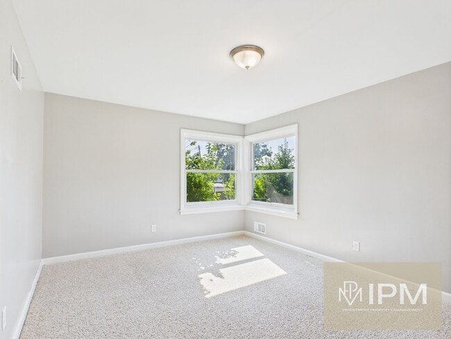 Building Photo - Beautiful Brick Rancher – One-Floor Living in Central York School District!