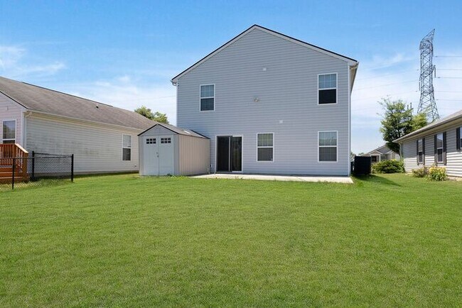 Building Photo - Spacious 3 Bed 2.5 Bath Home in Parks at W...