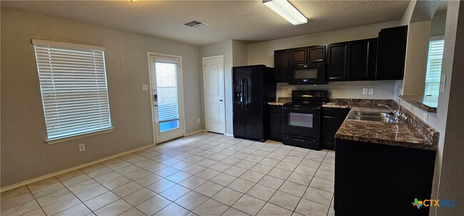 Building Photo - 1024 Sandwell Ct