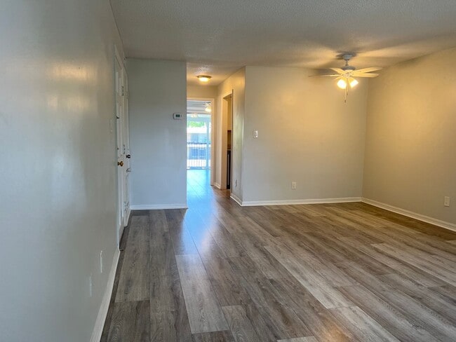 Interior Photo - The Carl