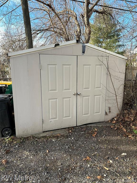 Building Photo - 21503 Collingham Ave