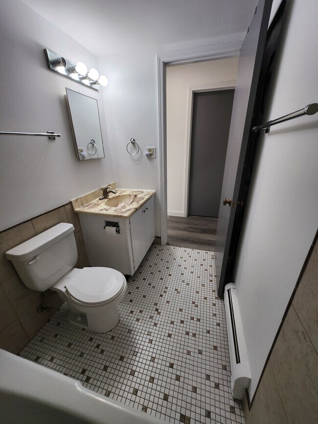 Main Toliet - 134 E Bailey Rd