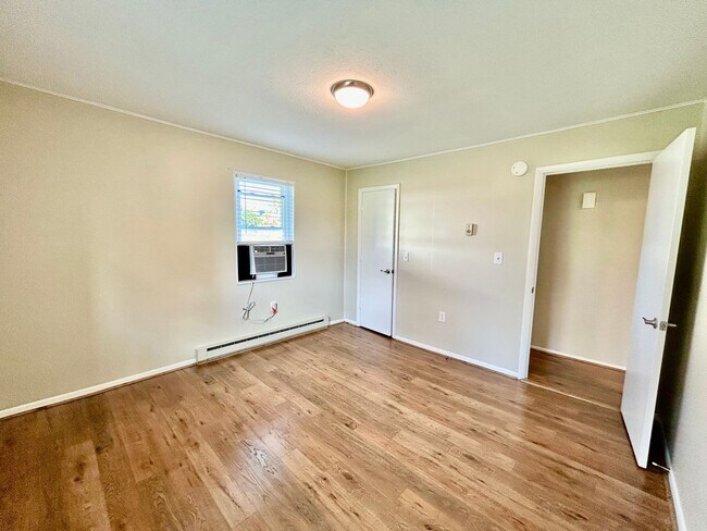 Building Photo - Quiet Duplex In Mt. Sterling!