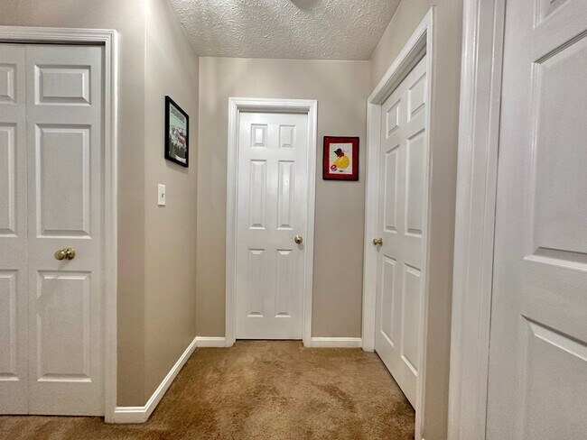 Building Photo - STAFFORD TOWNHOUSES - CLOSE TO QUANTICO
