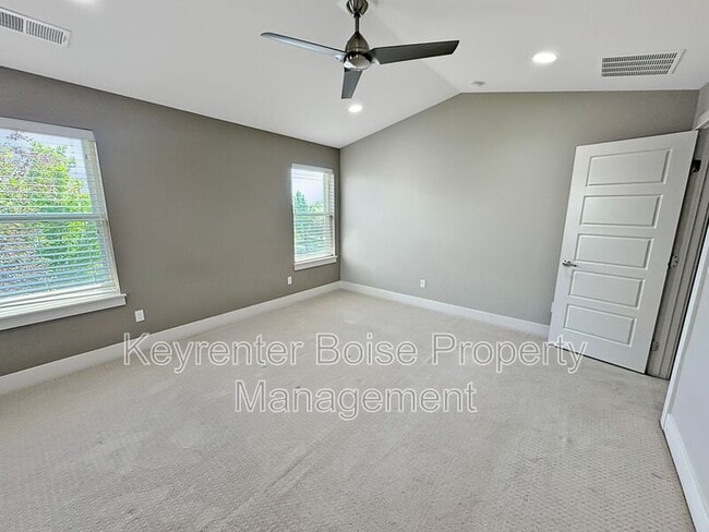 Building Photo - 2784 S Trailwood Way