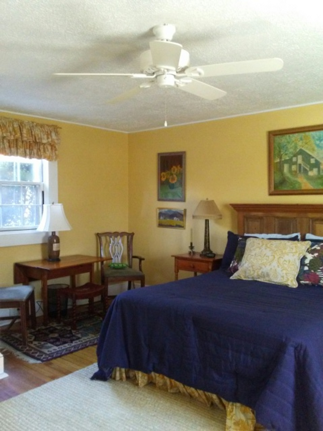 Building Photo - Fully Furnished First Floor Apartment