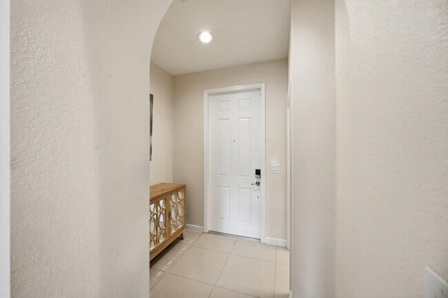 Building Photo - 10415 Wellington Parc Dr