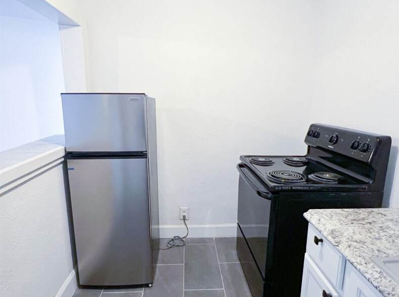 Building Photo - 11 Norwood St