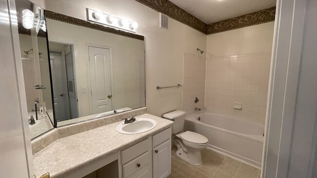 Building Photo - 17952 Villa Creek Dr