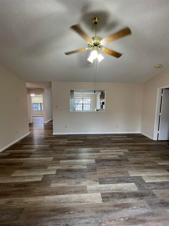 Building Photo - 2918 Forest Dr