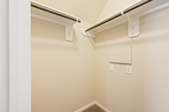 Building Photo - 3530 Vivaldi Dr