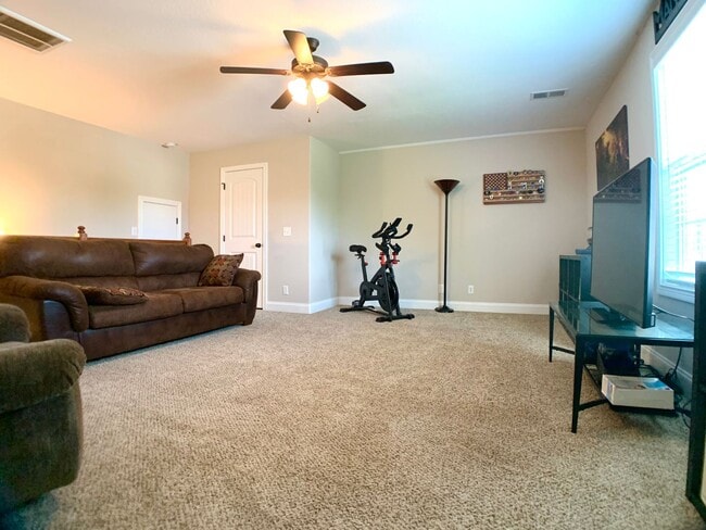 Building Photo - 3734 Silver Fox Ct