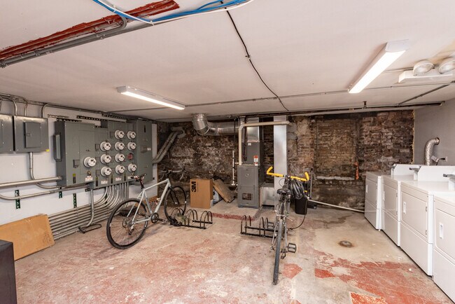 Building Photo - 1717 S Carpenter St
