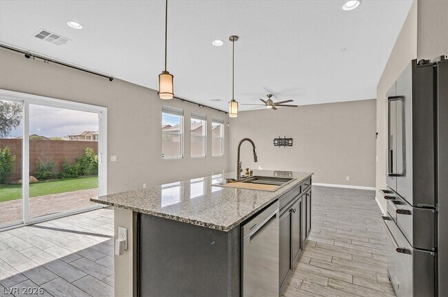 Building Photo - 6249 Echo Mountain St