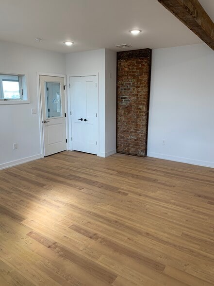 Living room - 809 Main St