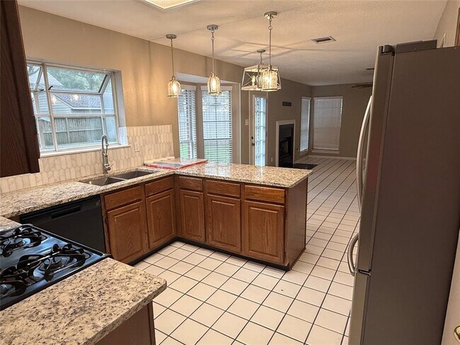 Building Photo - 3810 Babbling Creek Dr