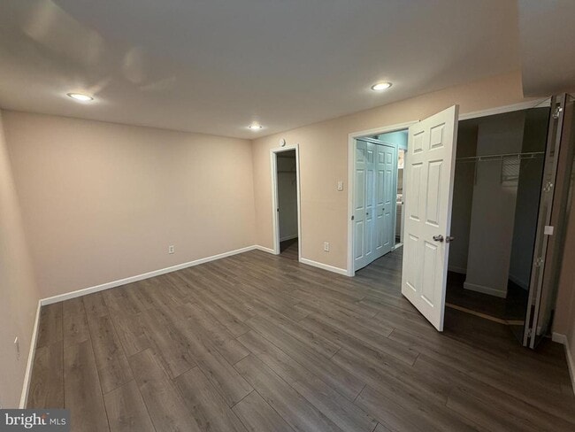 Building Photo - 606 Hazell Ln