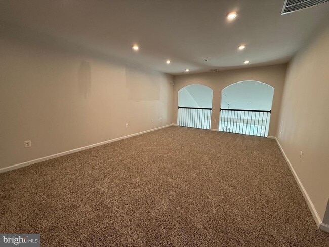 Building Photo - 5363 Yellow Birch Wy