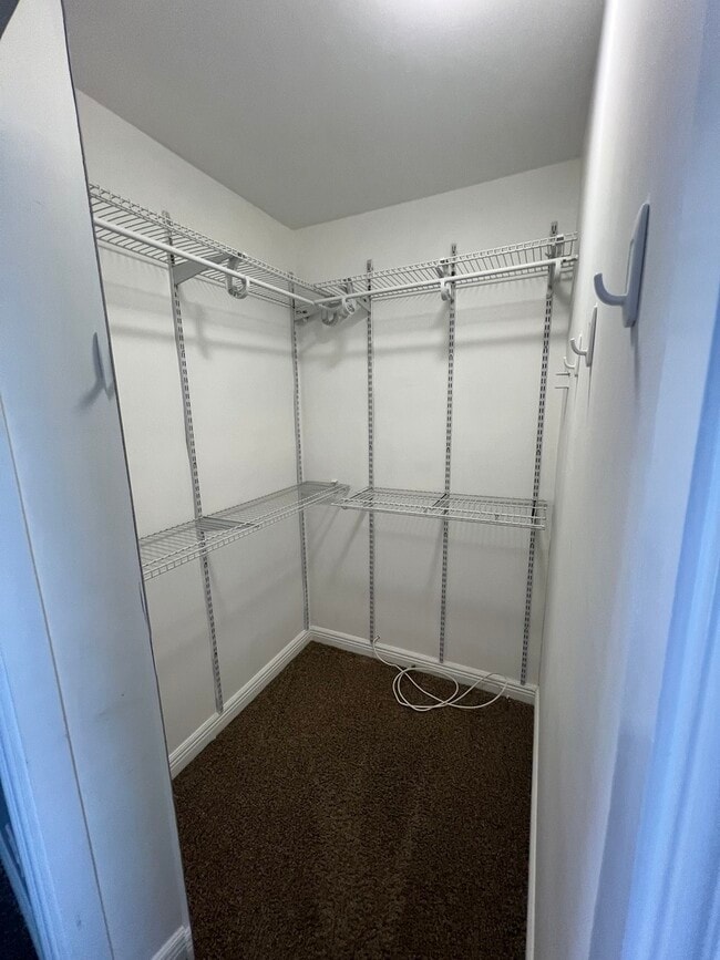 Building Photo - 910 W Alleghany Dr