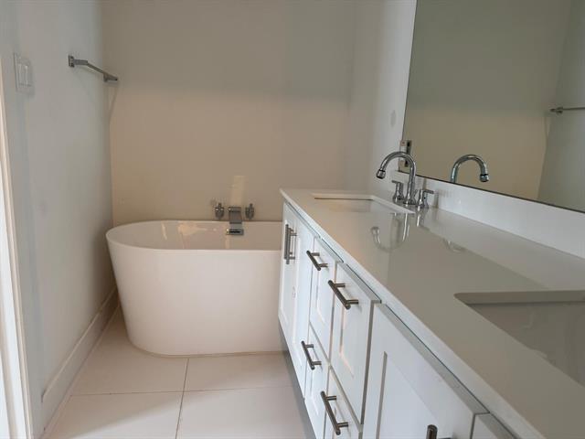 Building Photo - 645 N Tyler St