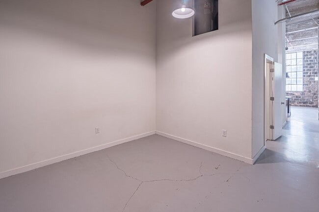 Building Photo - Authentic Loft Living w/ views of Ponce Ci...
