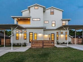 Building Photo - 6412 Carson Rdg