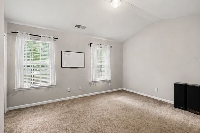 Building Photo - 2224 Winthrop Chase Dr