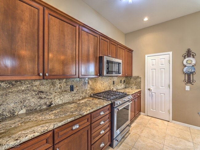 Building Photo - 25 Gladewater Dr