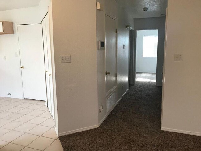 Building Photo - 3125 Chama Meadows Dr NE