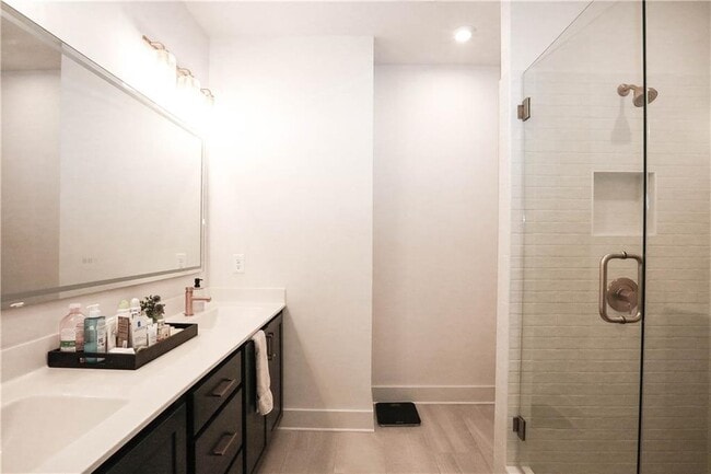 Building Photo - 1305 Breezy St SE