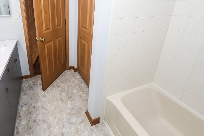 Building Photo - 720 Woodewind Dr