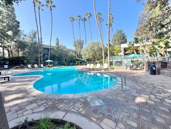 Building Photo - Gorgeous Stoneybrook Condo for Rent near C...