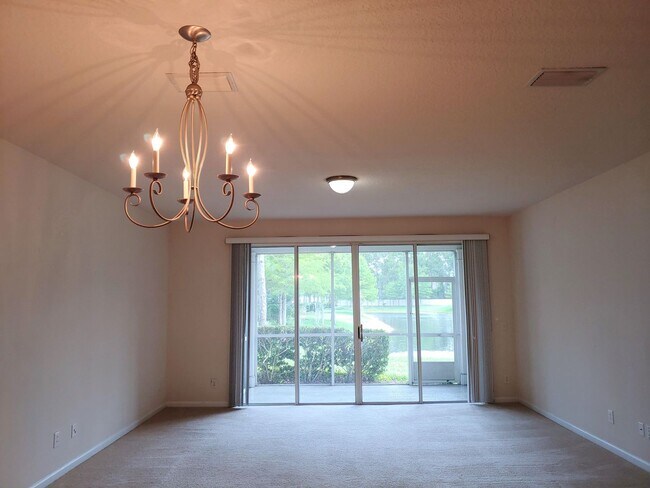 Building Photo - Wolf Creek Townhome