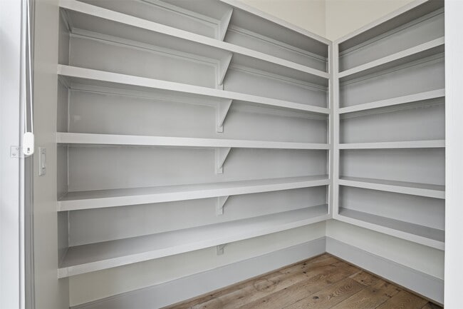 Building Photo - 19 Robita St