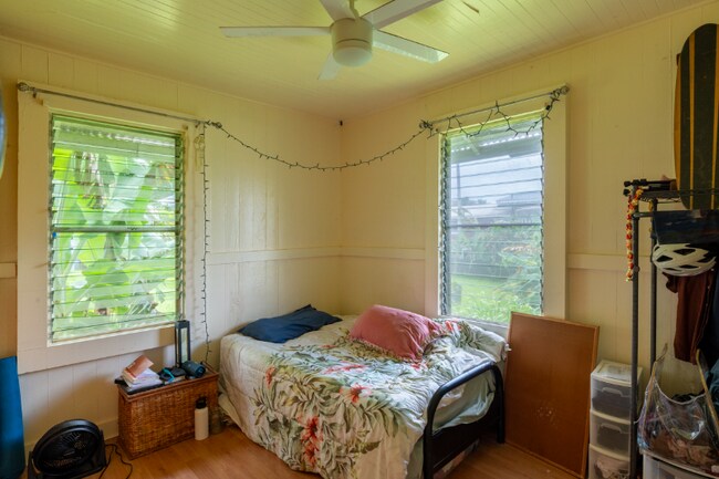 Building Photo - 398 Ohai St