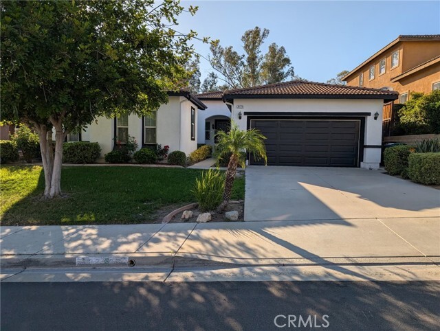 Primary Photo - 38729 Clearbrook Dr