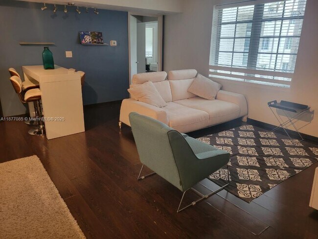 Building Photo - 435 21st St