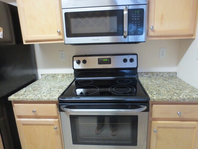 Building Photo - Beautiful 2B/2B Apartment in FWB in Pristine Nature Setting! ** 1 MONTH OFF MOVE IN SPECIAL**