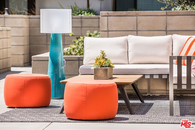 Building Photo - 8770 Washington Blvd