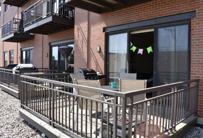 Building Photo - 1924 N Hubbard St